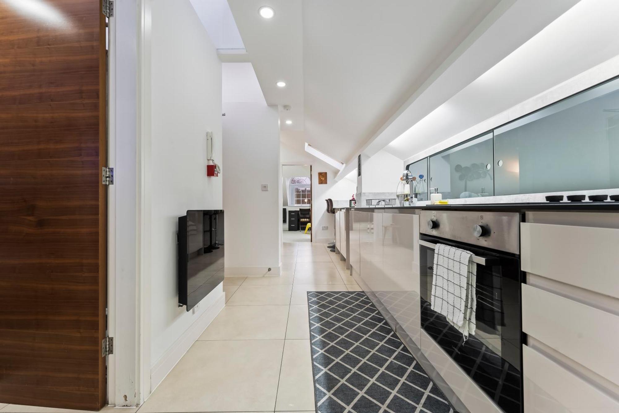 Exquisite 2-Bedroom Penthouse-Sleeps 7-Free Parking With Workstations & High-Speed Wifi Birmingham Dış mekan fotoğraf