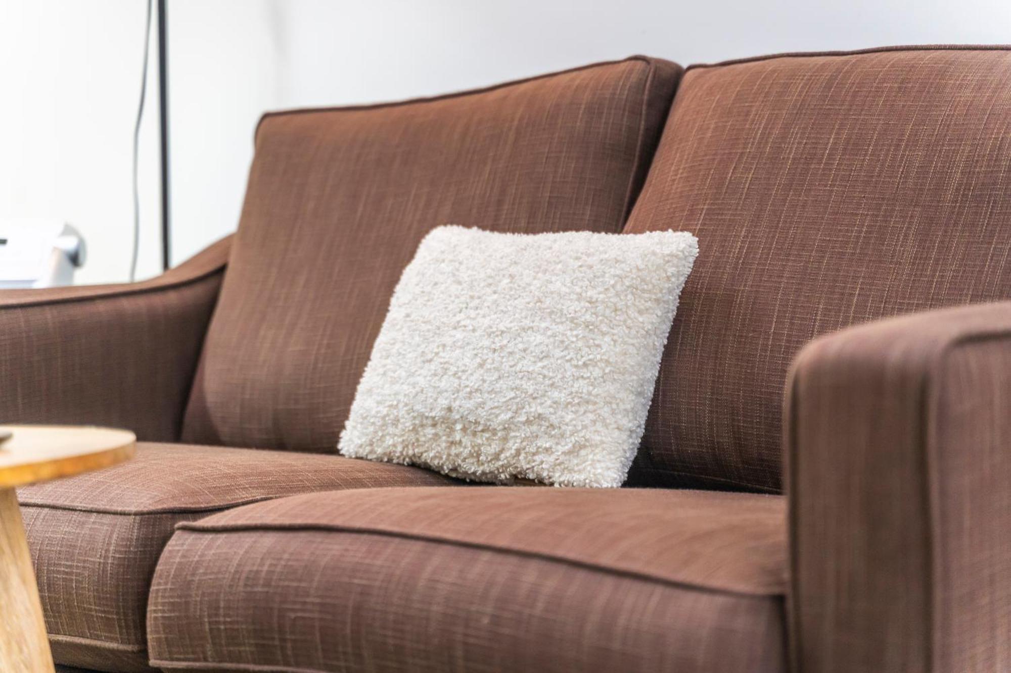 Exquisite 2-Bedroom Penthouse-Sleeps 7-Free Parking With Workstations & High-Speed Wifi Birmingham Dış mekan fotoğraf